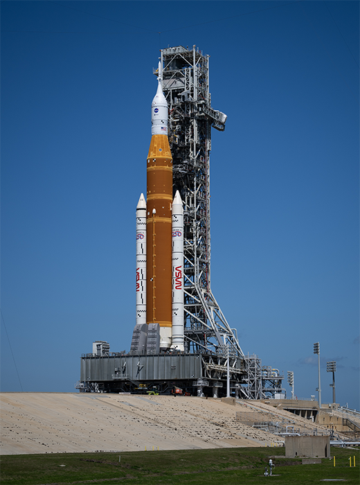 Artemis II awaits its scheduled liftoff. 