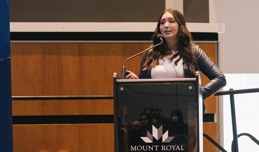 Bachelor of Science — General Science student Kaitlyn Squires presenting.