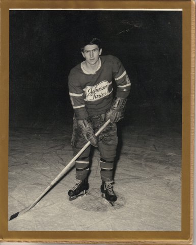 Laurie Pilson on the ice for the Ottawa Furies.