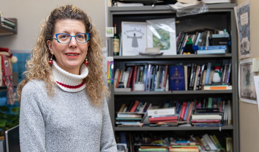 Photo of Associate Professor Michele Holmgren, PhD.