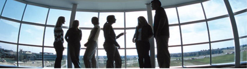 students_overlooking_MRU