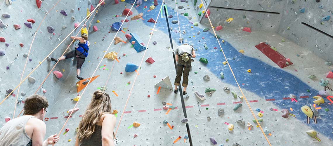 climbing-wall-1140x500